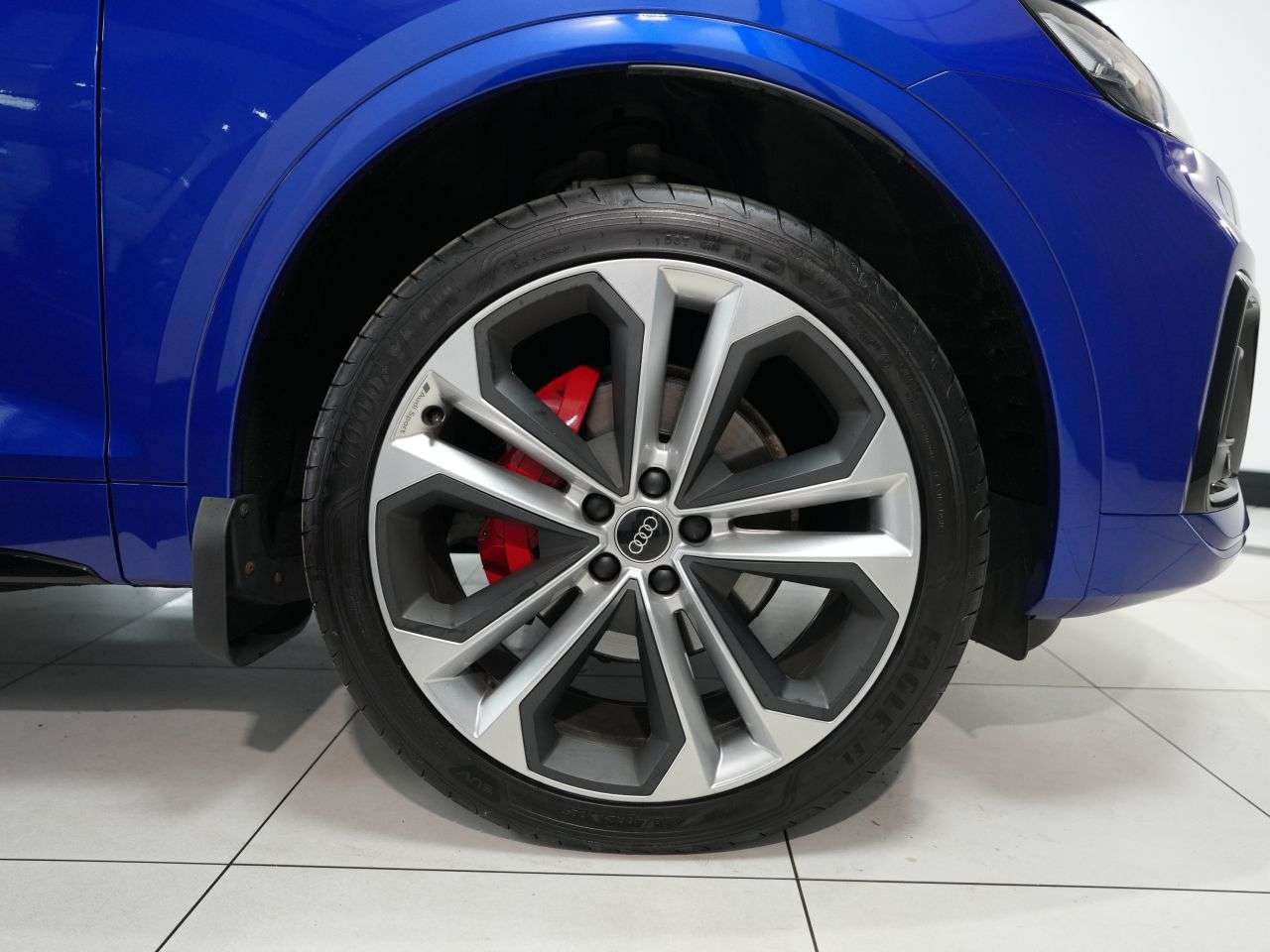 A 2023 AUDI Q5 2.0 TDI 40 Edition 1 SUV 5dr Diesel S Tronic quattro Euro 6 (s/s) (204 ps) A 2023 AUDI Q5 2.0 TDI 40 Edition 1 SUV 5dr Diesel S Tronic quattro Euro 6 (s/s) (204 ps)