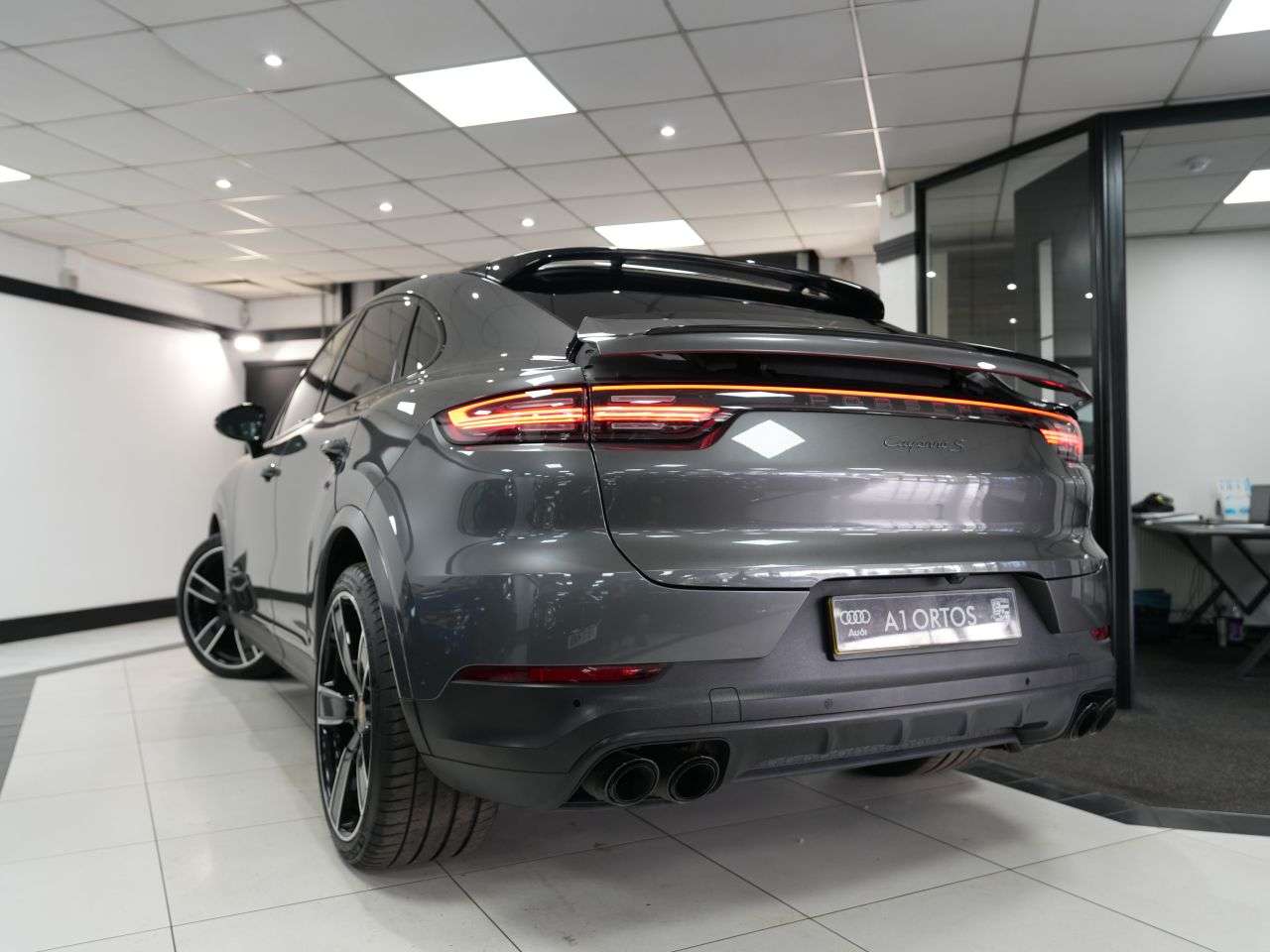2020 PORSCHE CAYENNE 2020 PORSCHE CAYENNE