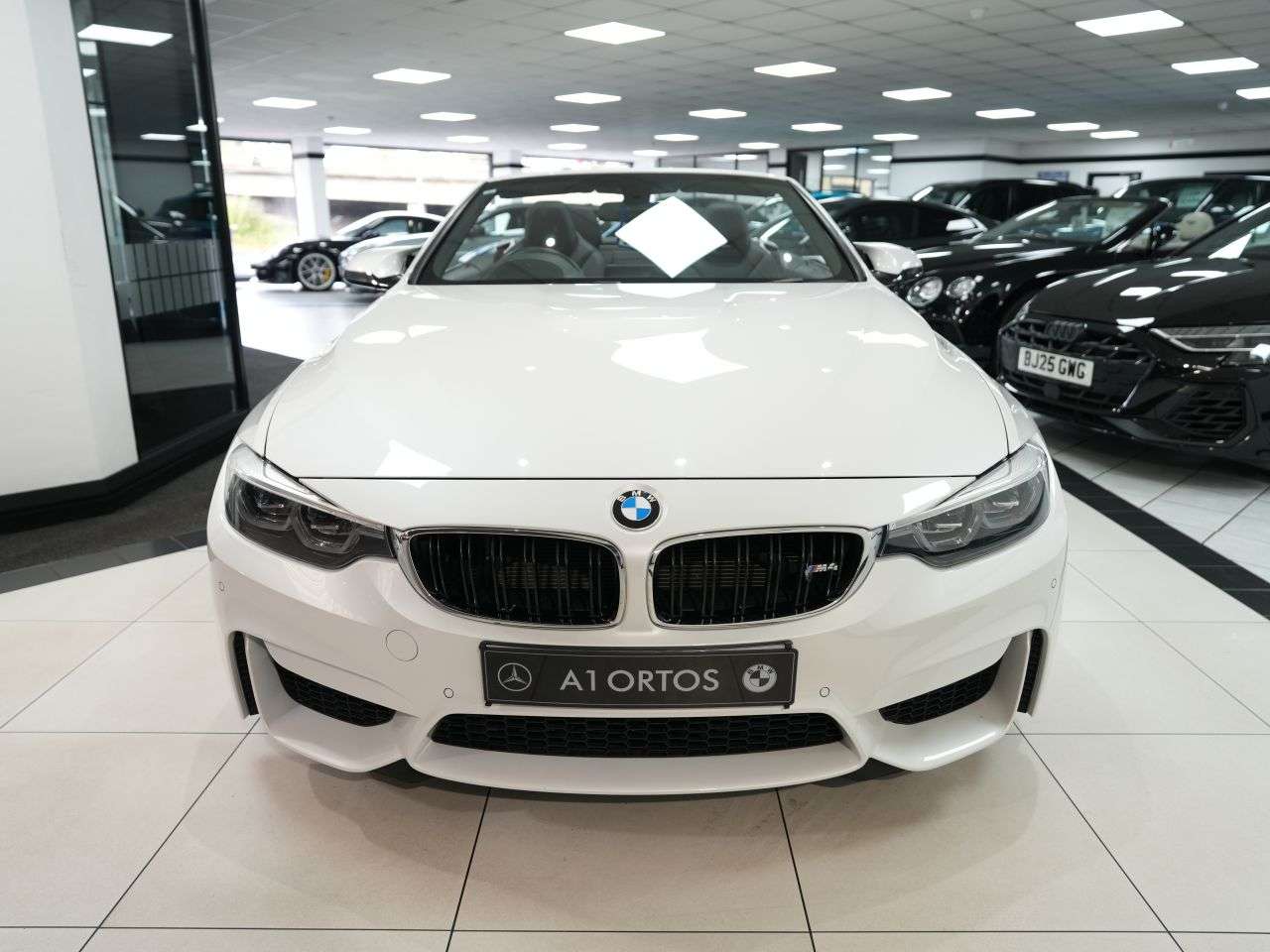 A 2020 BMW M4 3.0 BiTurbo GPF Convertible 2dr Petrol DCT Euro 6 (s/s) (431 ps) MINERAL+HU A 2020 BMW M4 3.0 BiTurbo GPF Convertible 2dr Petrol DCT Euro 6 (s/s) (431 ps) MINERAL+HU