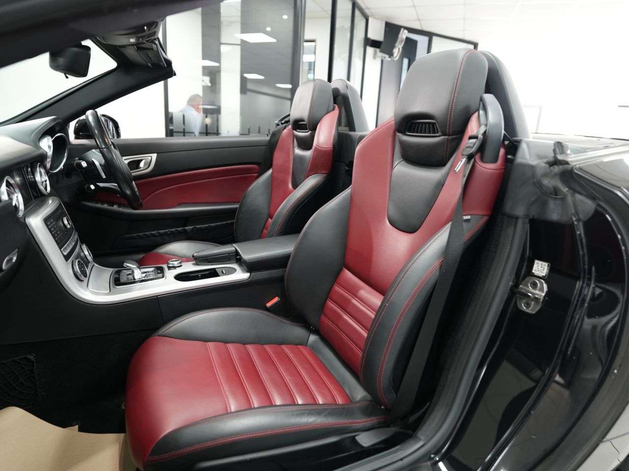 A 2017 MERCEDES-BENZ SLC 2.0 SLC200 AMG Line Convertible 2dr Petrol G-Tronic Euro 6 (s/s) (184 ps) N A 2017 MERCEDES-BENZ SLC 2.0 SLC200 AMG Line Convertible 2dr Petrol G-Tronic Euro 6 (s/s) (184 ps) N