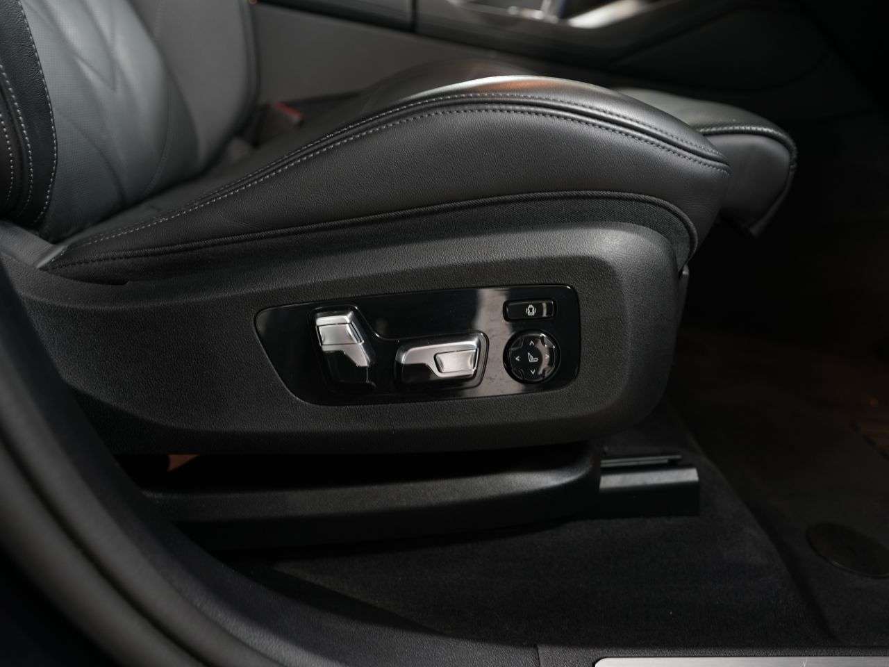 2025 BMW XM 2025 BMW XM