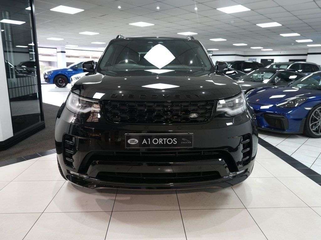 A 2021 LAND ROVER DISCOVERY 3.0 D300 MHEV R-Dynamic HSE SUV 5dr Diesel Auto 4WD Euro 6 (s/s) (300 ps) 1 A 2021 LAND ROVER DISCOVERY 3.0 D300 MHEV R-Dynamic HSE SUV 5dr Diesel Auto 4WD Euro 6 (s/s) (300 ps) 1
