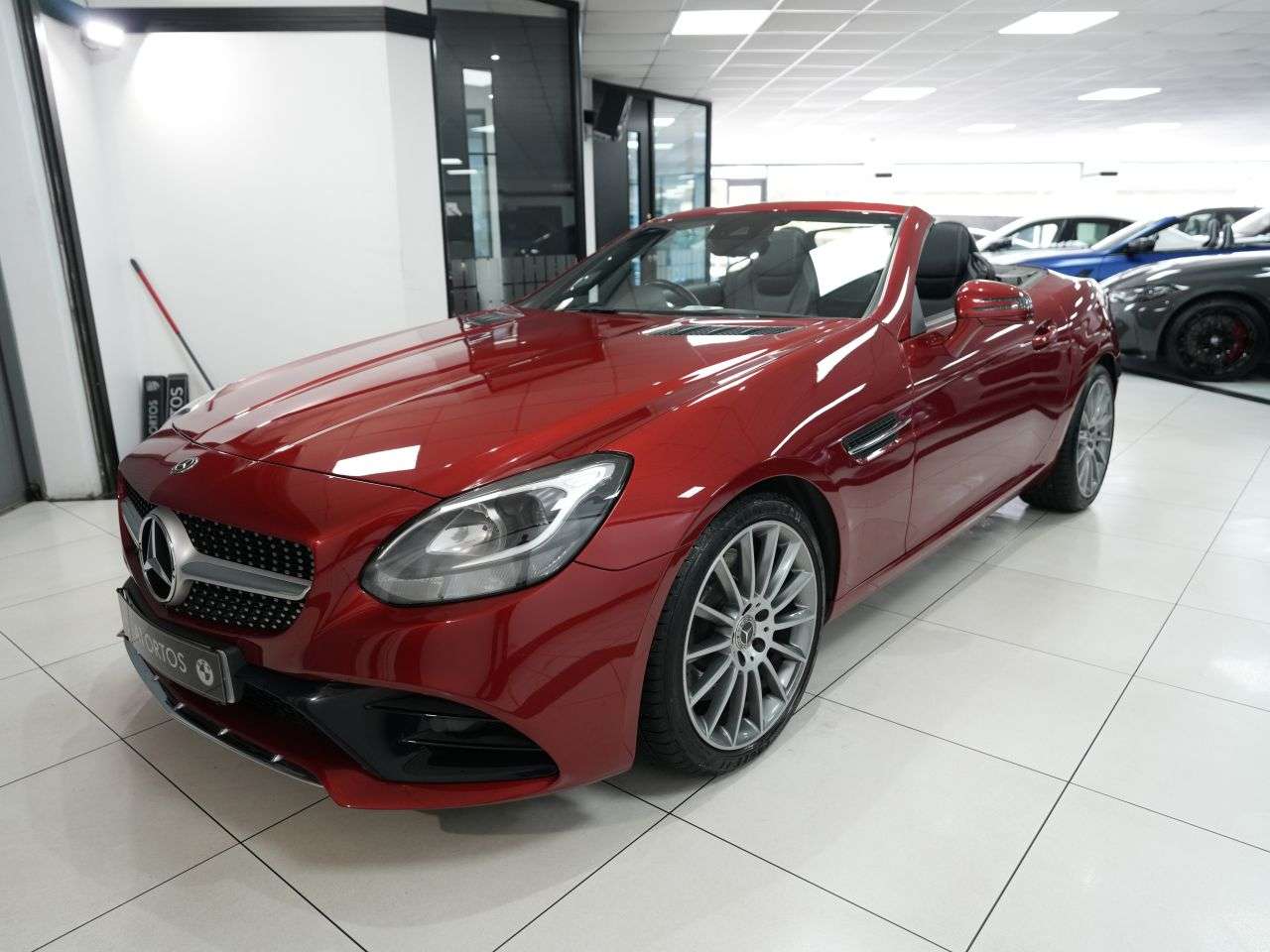 A 2017 MERCEDES-BENZ SLC 2.0 SLC200 AMG Line Convertible 2dr Petrol G-Tronic Euro 6 (s/s) (184 ps) F A 2017 MERCEDES-BENZ SLC 2.0 SLC200 AMG Line Convertible 2dr Petrol G-Tronic Euro 6 (s/s) (184 ps) F