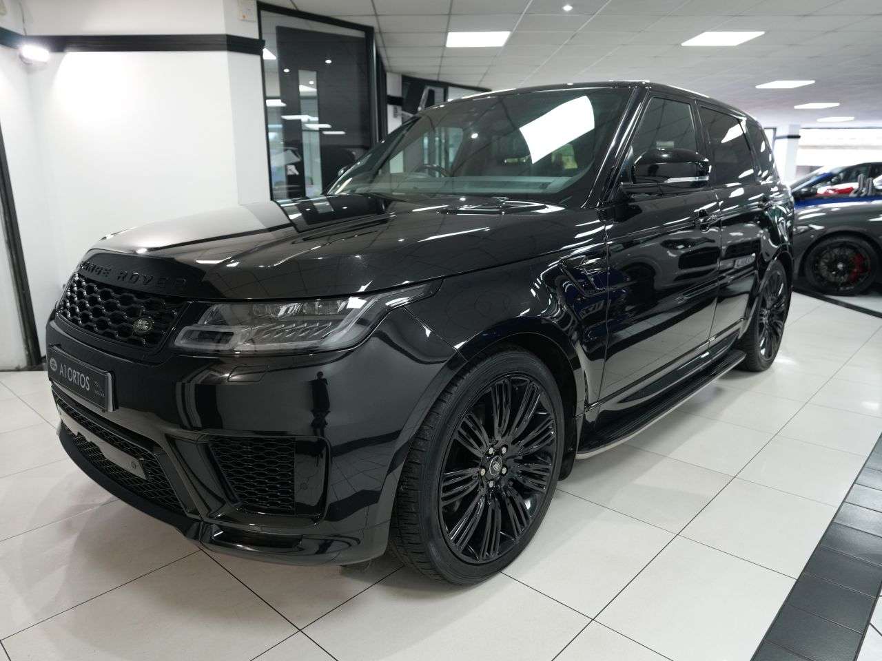A 2021 LAND ROVER RANGE ROVER SPORT 3.0 D300 MHEV HSE Dynamic Black SUV 5dr Diesel Auto 4WD Euro 6 (s/s) (300 p A 2021 LAND ROVER RANGE ROVER SPORT 3.0 D300 MHEV HSE Dynamic Black SUV 5dr Diesel Auto 4WD Euro 6 (s/s) (300 p