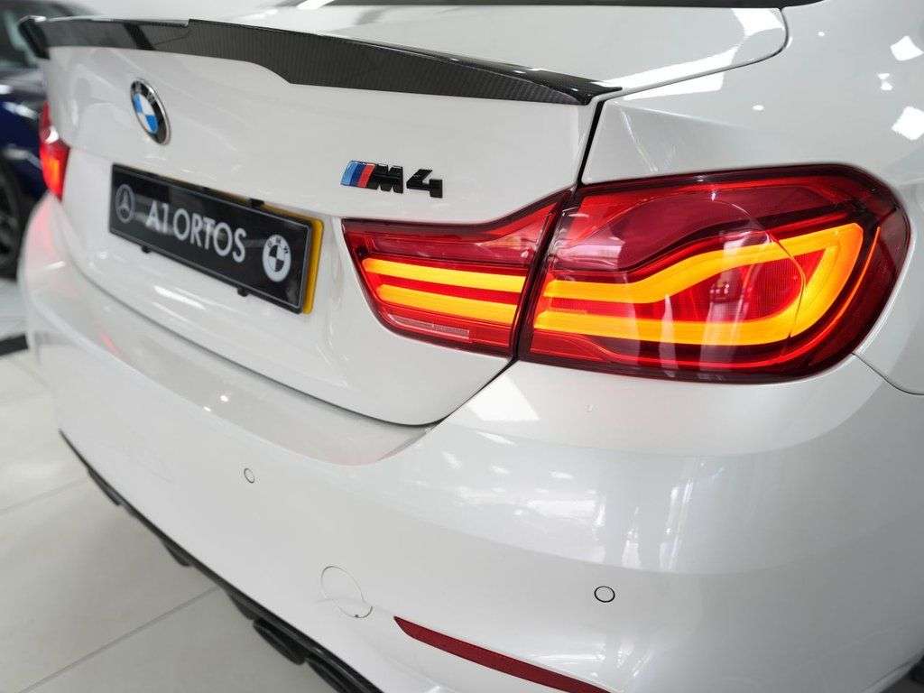 2018 BMW M4 2018 BMW M4