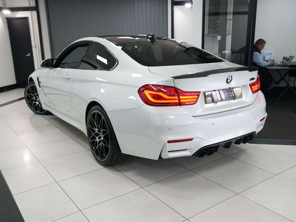 2018 BMW M4 2018 BMW M4