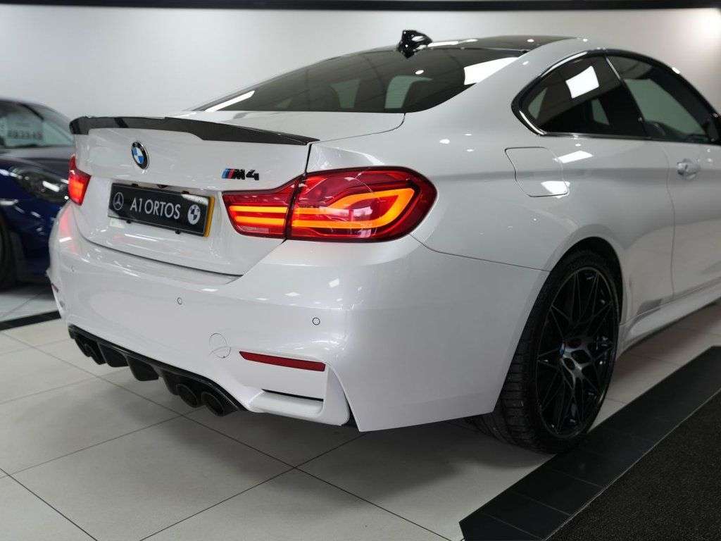 2018 BMW M4 2018 BMW M4