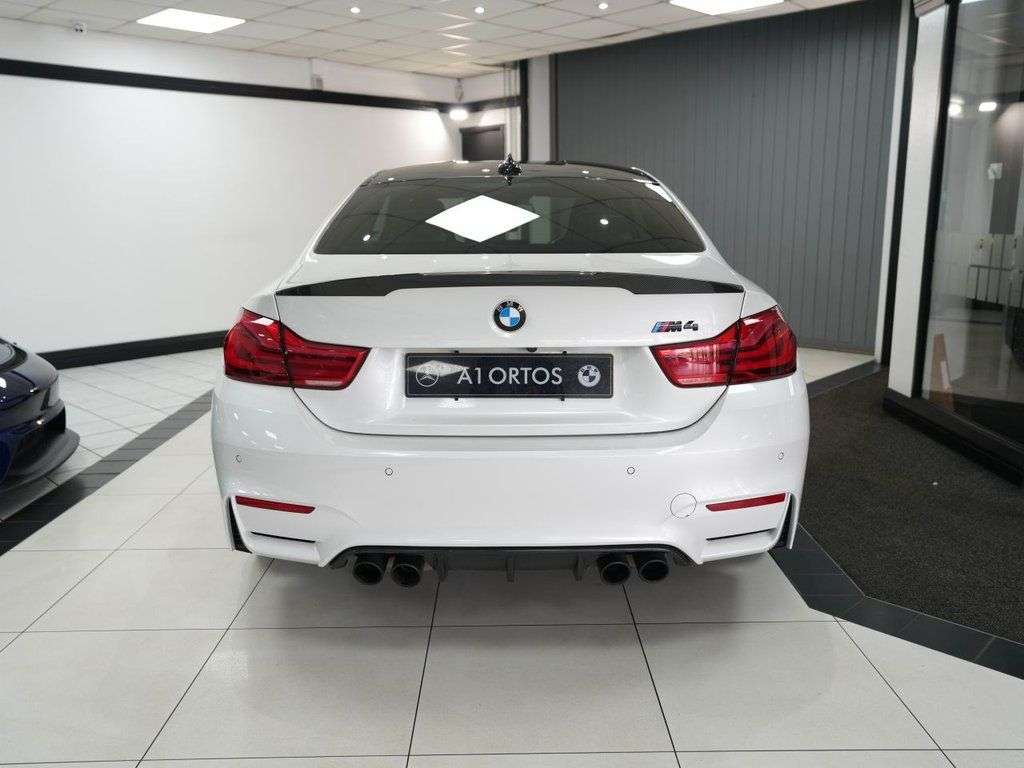 2018 BMW M4 2018 BMW M4