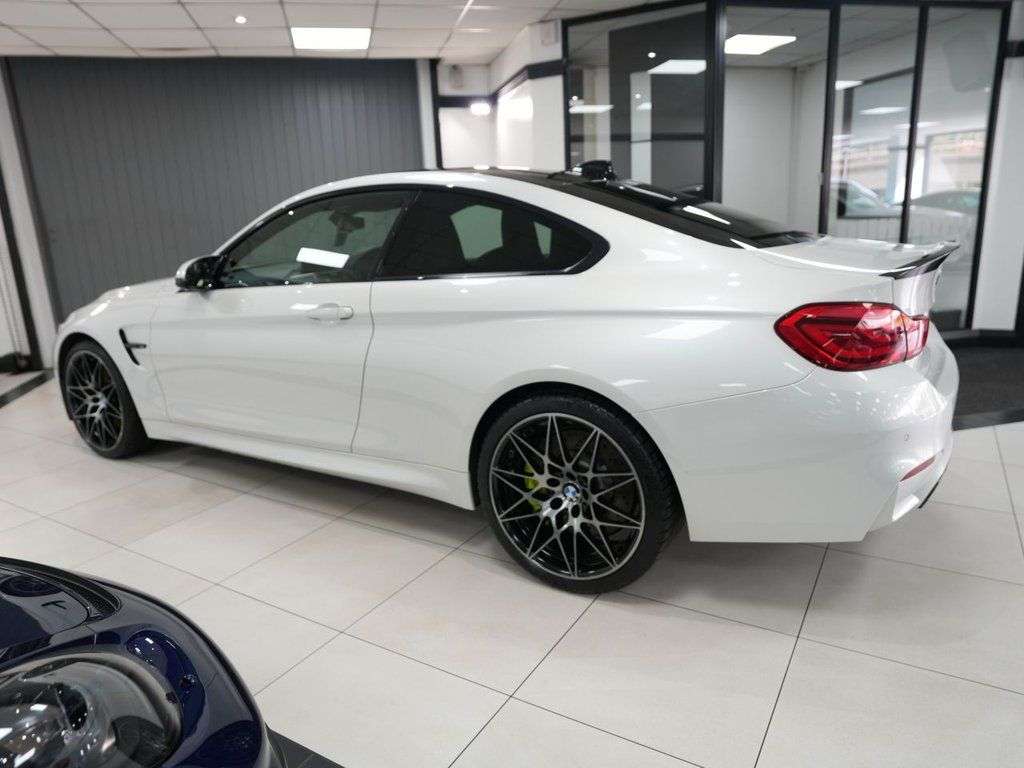 2018 BMW M4 2018 BMW M4