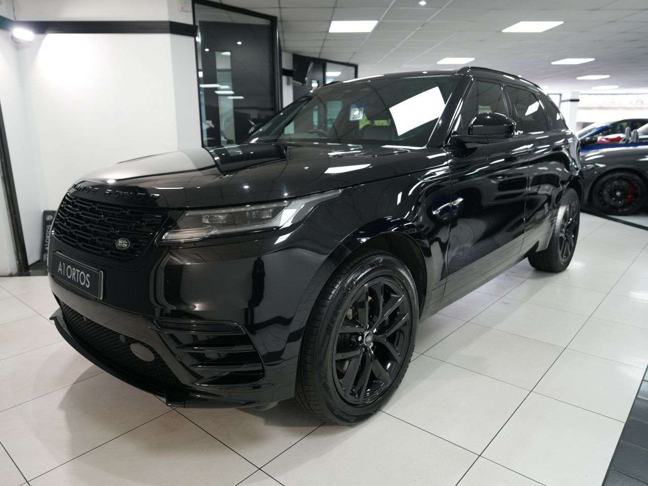 A 2023 LAND ROVER RANGE ROVER VELAR 2.0 D200 MHEV Dynamic SE SUV 5dr Diesel Auto 4WD Euro 6 (s/s) (204 ps) ABSO A 2023 LAND ROVER RANGE ROVER VELAR 2.0 D200 MHEV Dynamic SE SUV 5dr Diesel Auto 4WD Euro 6 (s/s) (204 ps) ABSO