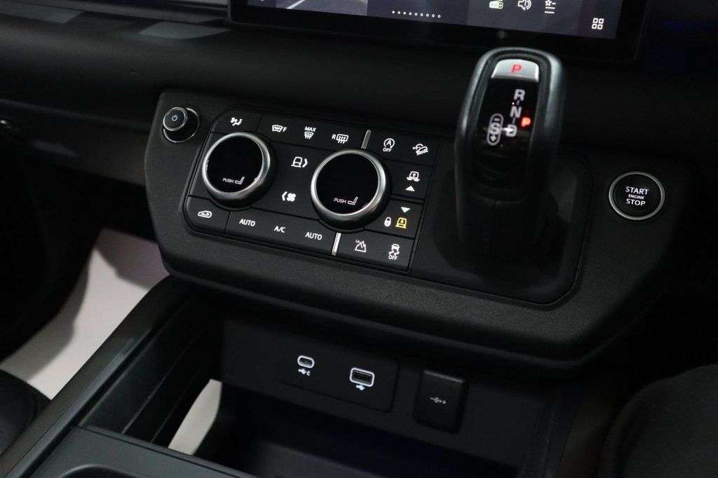 2021 LAND ROVER DEFENDER 90 2021 LAND ROVER DEFENDER 90