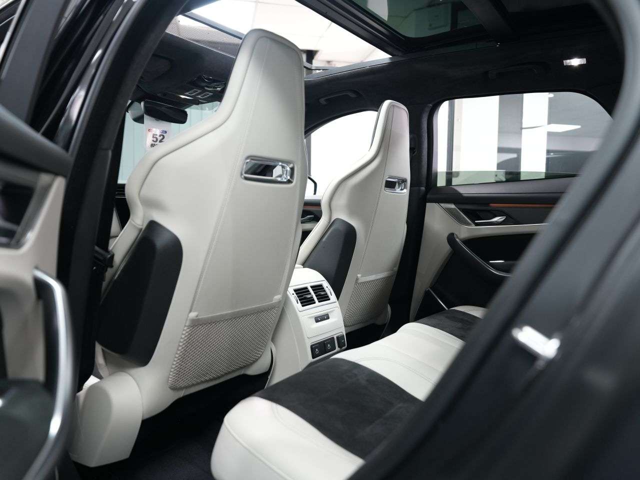 A 2022 JAGUAR F-PACE 5.0 P550 V8 SVR SUV 5dr Petrol Quickshift AWD Euro 6 (s/s) (550 ps) FACELIF A 2022 JAGUAR F-PACE 5.0 P550 V8 SVR SUV 5dr Petrol Quickshift AWD Euro 6 (s/s) (550 ps) FACELIF