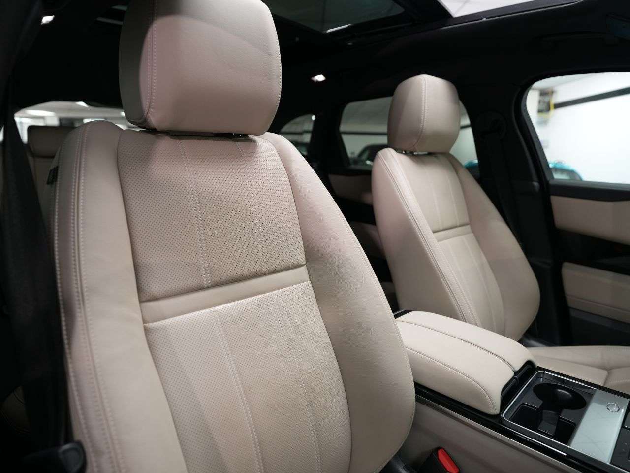 2022 LAND ROVER RANGE ROVER VELAR 2022 LAND ROVER RANGE ROVER VELAR