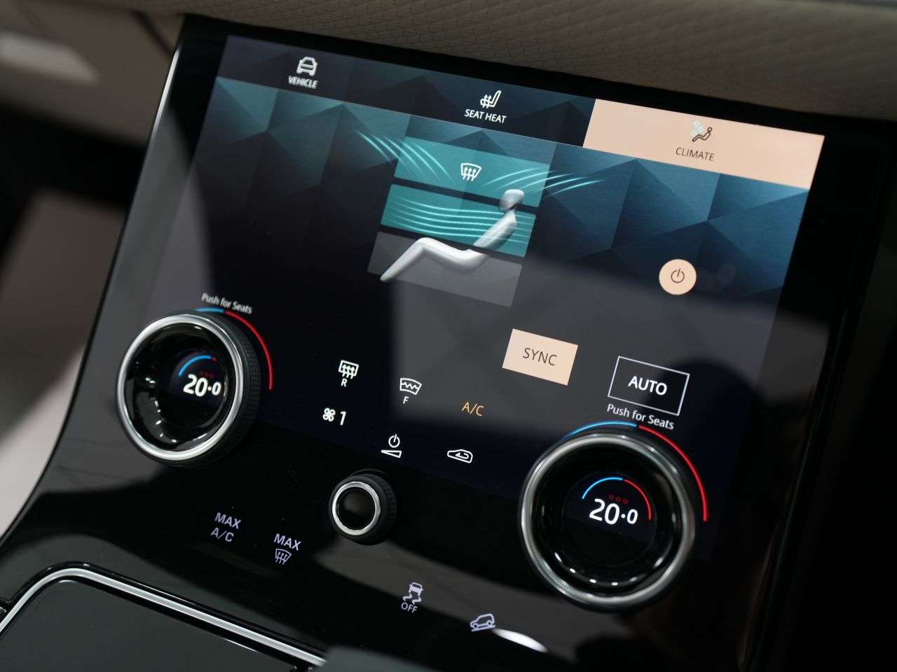 2022 LAND ROVER RANGE ROVER VELAR 2022 LAND ROVER RANGE ROVER VELAR