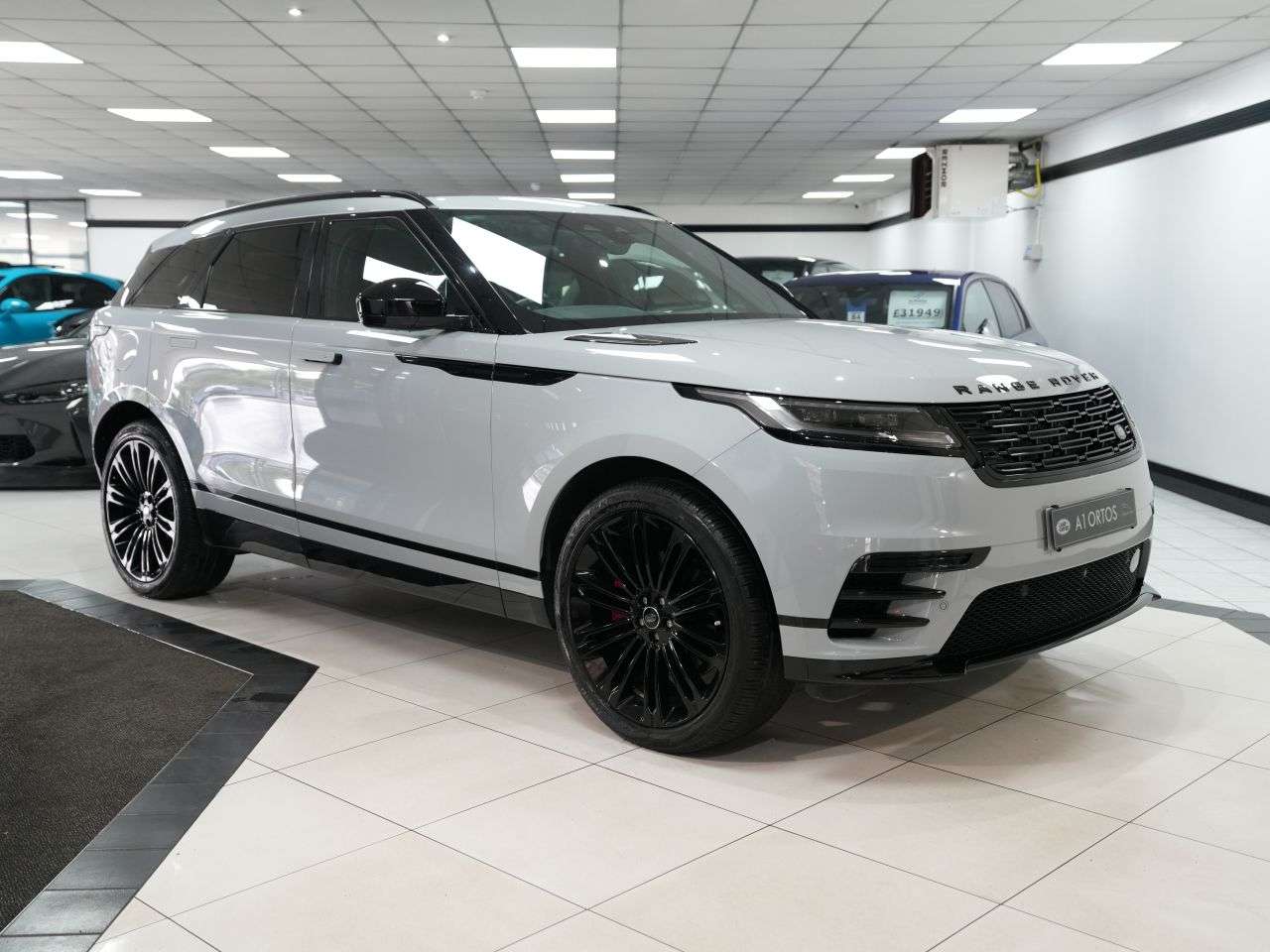 A 2023 LAND ROVER RANGE ROVER VELAR 2.0 D200 MHEV Dynamic SE SUV 5dr Diesel Auto 4WD Euro 6 (s/s) (204 ps) 1 OW A 2023 LAND ROVER RANGE ROVER VELAR 2.0 D200 MHEV Dynamic SE SUV 5dr Diesel Auto 4WD Euro 6 (s/s) (204 ps) 1 OW