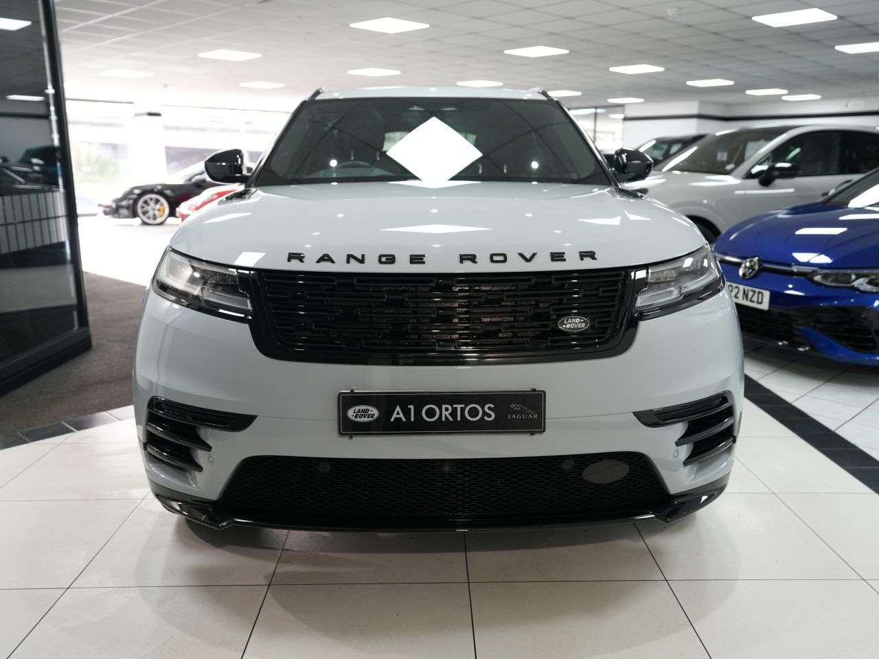 A 2023 LAND ROVER RANGE ROVER VELAR 2.0 D200 MHEV Dynamic SE SUV 5dr Diesel Auto 4WD Euro 6 (s/s) (204 ps) 1 OW A 2023 LAND ROVER RANGE ROVER VELAR 2.0 D200 MHEV Dynamic SE SUV 5dr Diesel Auto 4WD Euro 6 (s/s) (204 ps) 1 OW