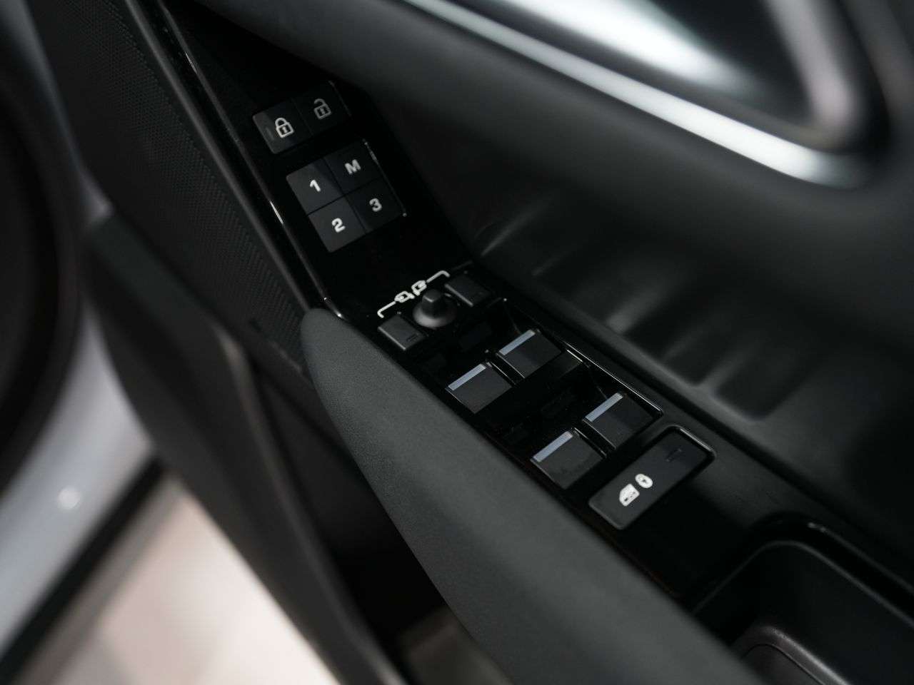 2023 LAND ROVER RANGE ROVER VELAR 2023 LAND ROVER RANGE ROVER VELAR
