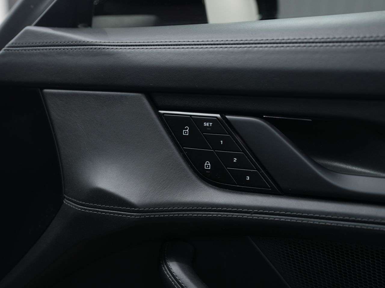 2023 PORSCHE TAYCAN 2023 PORSCHE TAYCAN