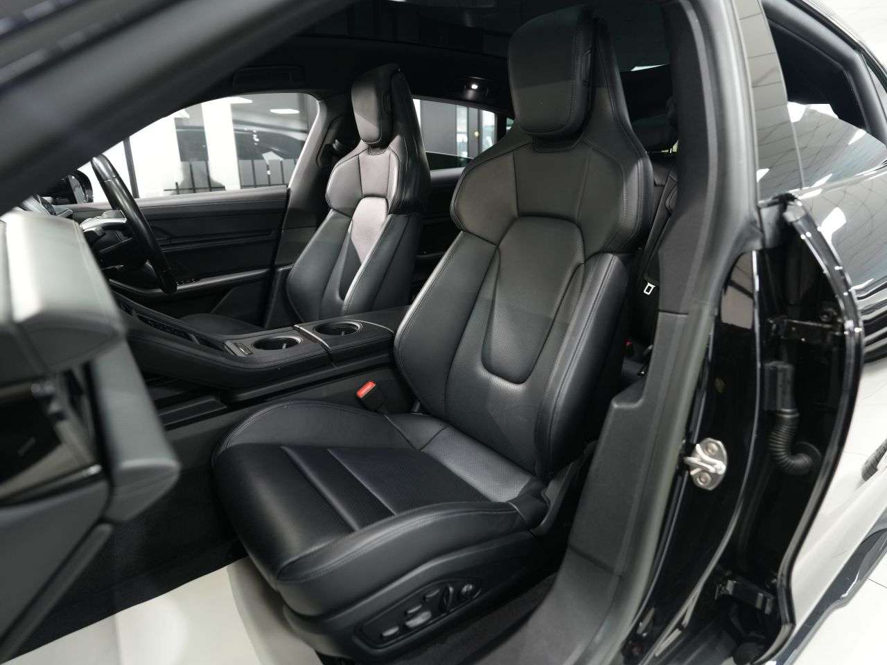 2023 PORSCHE TAYCAN 2023 PORSCHE TAYCAN