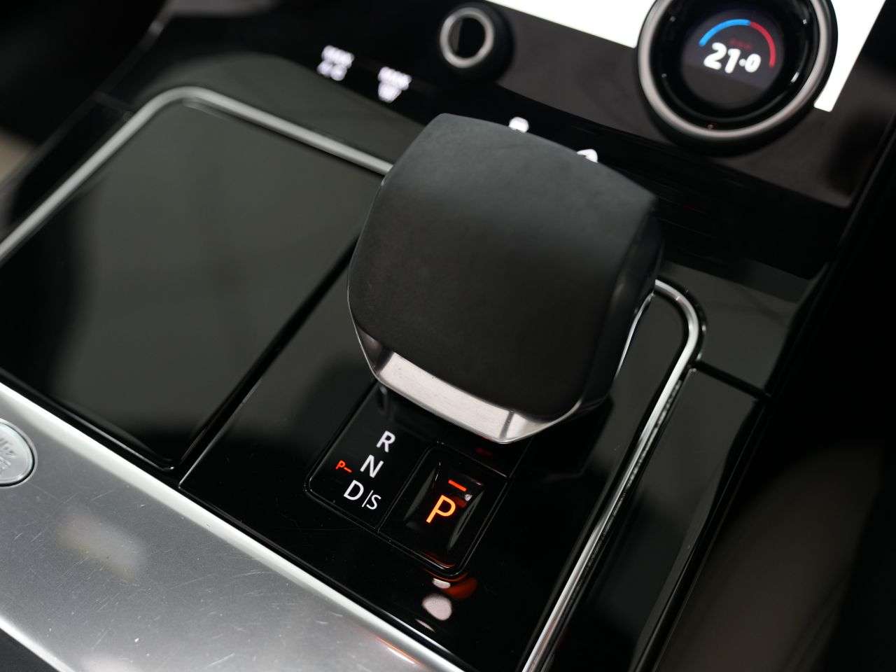 2023 LAND ROVER RANGE ROVER VELAR 2023 LAND ROVER RANGE ROVER VELAR