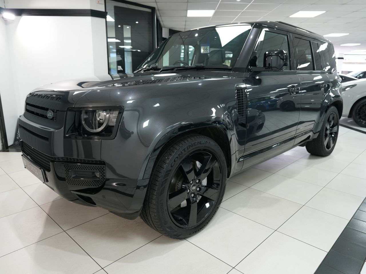 A 2023 LAND ROVER DEFENDER 110 3.0 D300 MHEV X-Dynamic HSE SUV 5dr Diesel Auto 4WD Euro 6 (s/s) (300 ps) 1 A 2023 LAND ROVER DEFENDER 110 3.0 D300 MHEV X-Dynamic HSE SUV 5dr Diesel Auto 4WD Euro 6 (s/s) (300 ps) 1