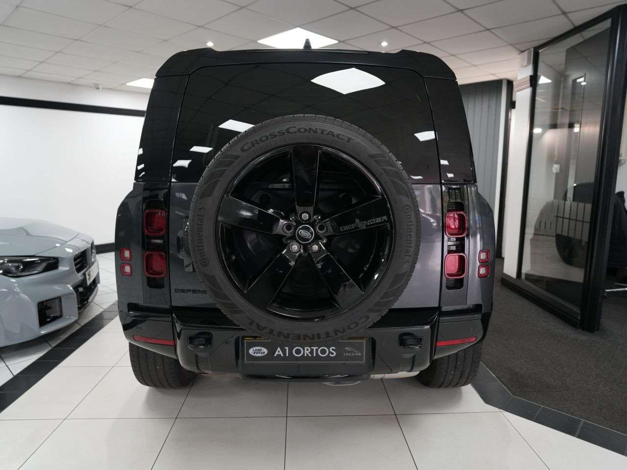 2023 LAND ROVER DEFENDER 110 2023 LAND ROVER DEFENDER 110