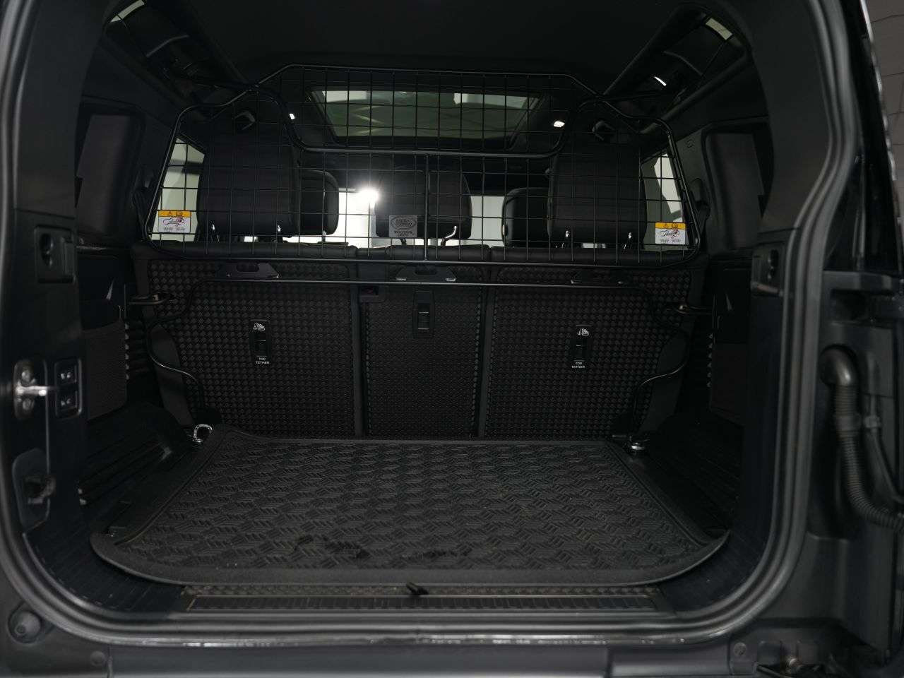 2023 LAND ROVER DEFENDER 110 2023 LAND ROVER DEFENDER 110