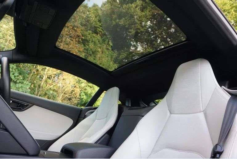 A 2018 JAGUAR F-TYPE 2.0i GPF R-Dynamic Coupe 2dr Petrol Auto Euro 6 (s/s) (300 ps) 11K SPEC BEA A 2018 JAGUAR F-TYPE 2.0i GPF R-Dynamic Coupe 2dr Petrol Auto Euro 6 (s/s) (300 ps) 11K SPEC BEA