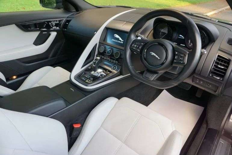 2018 JAGUAR F-TYPE 2018 JAGUAR F-TYPE