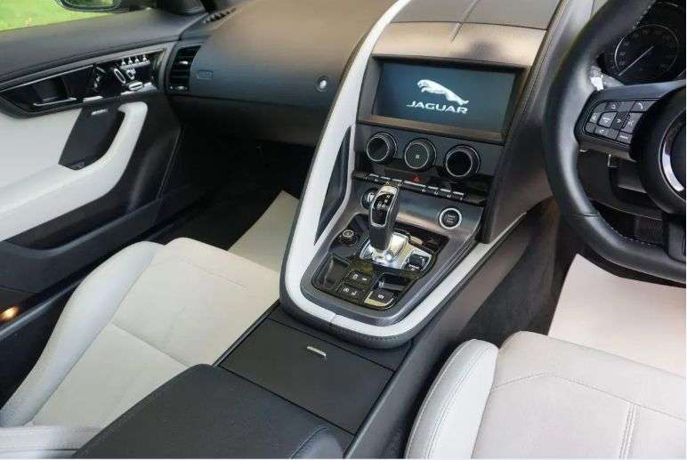 2018 JAGUAR F-TYPE 2018 JAGUAR F-TYPE