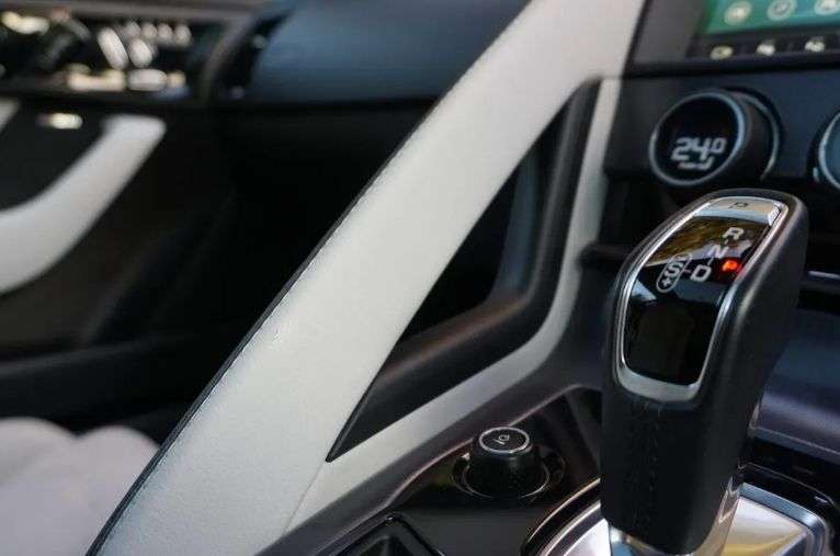 2018 JAGUAR F-TYPE 2018 JAGUAR F-TYPE