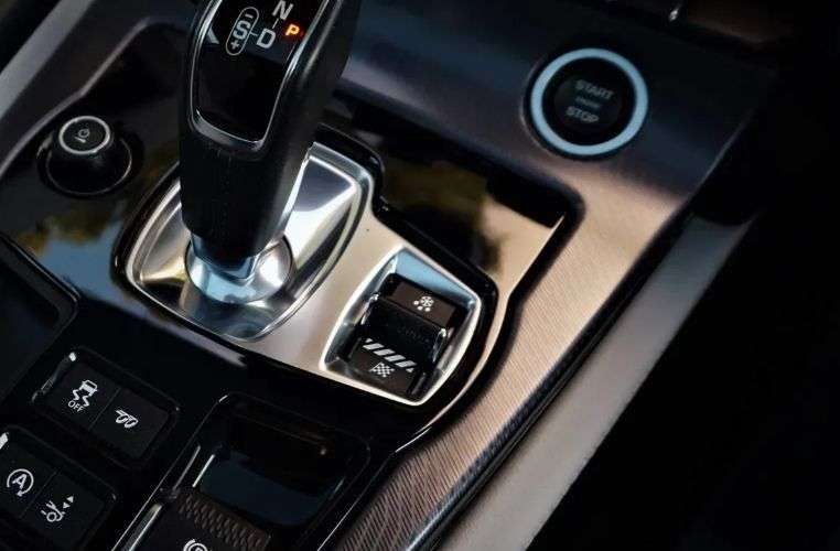 2018 JAGUAR F-TYPE 2018 JAGUAR F-TYPE
