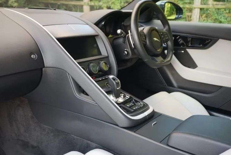 2018 JAGUAR F-TYPE 2018 JAGUAR F-TYPE