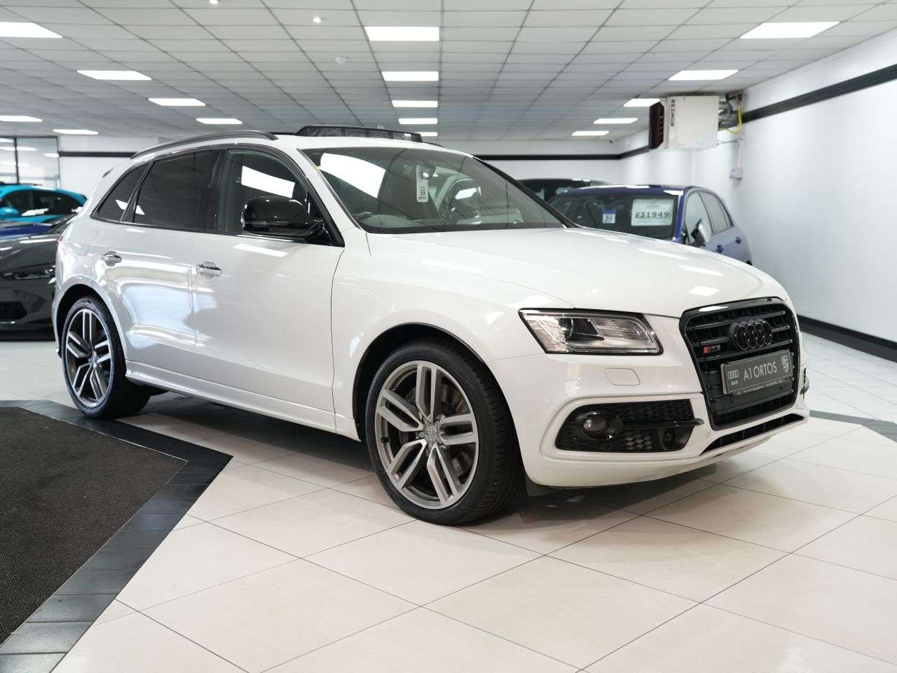 A 2016 AUDI SQ5 3.0 BiTDI V6 Plus SUV 5dr Diesel Tiptronic quattro Euro 6 (s/s) (340 ps) GE A 2016 AUDI SQ5 3.0 BiTDI V6 Plus SUV 5dr Diesel Tiptronic quattro Euro 6 (s/s) (340 ps) GE