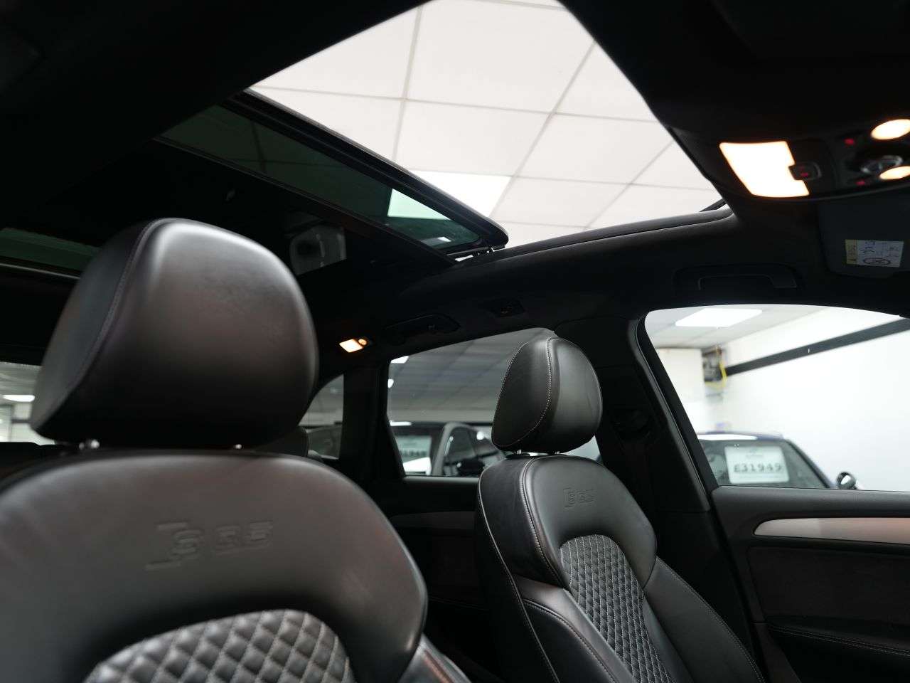 A 2016 AUDI SQ5 3.0 BiTDI V6 Plus SUV 5dr Diesel Tiptronic quattro Euro 6 (s/s) (340 ps) GE A 2016 AUDI SQ5 3.0 BiTDI V6 Plus SUV 5dr Diesel Tiptronic quattro Euro 6 (s/s) (340 ps) GE