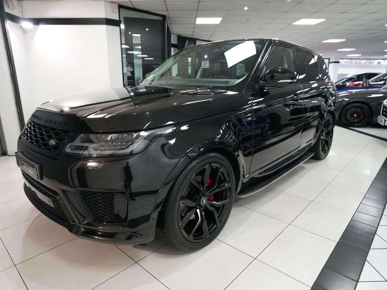 A 2018 LAND ROVER RANGE ROVER SPORT 3.0 SD V6 Autobiography Dynamic SUV 5dr Diesel Auto 4WD Euro 6 (s/s) (306 p A 2018 LAND ROVER RANGE ROVER SPORT 3.0 SD V6 Autobiography Dynamic SUV 5dr Diesel Auto 4WD Euro 6 (s/s) (306 p