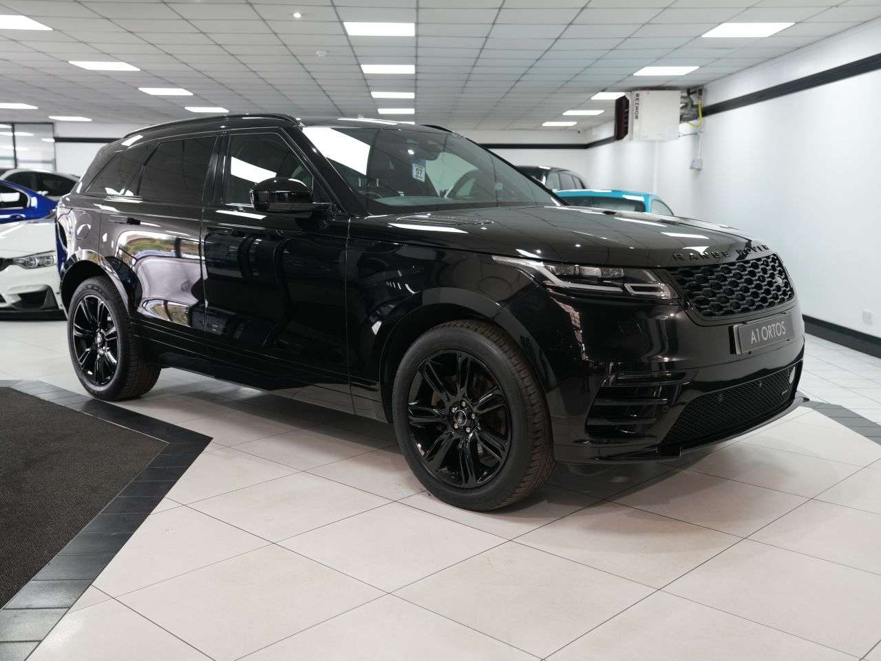A 2022 LAND ROVER RANGE ROVER VELAR 2.0 D200 MHEV Edition SUV 5dr Diesel Auto 4WD Euro 6 (s/s) (204 ps) 1 OWNER A 2022 LAND ROVER RANGE ROVER VELAR 2.0 D200 MHEV Edition SUV 5dr Diesel Auto 4WD Euro 6 (s/s) (204 ps) 1 OWNER