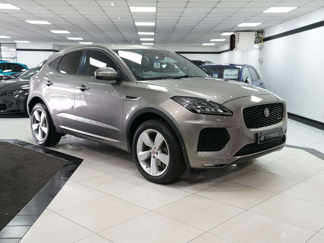 A 2018 JAGUAR E-PACE 2.0 D180 R-Dynamic SE SUV 5dr Diesel Auto AWD Euro 6 (s/s) (180 ps) GENUINE A 2018 JAGUAR E-PACE 2.0 D180 R-Dynamic SE SUV 5dr Diesel Auto AWD Euro 6 (s/s) (180 ps) GENUINE