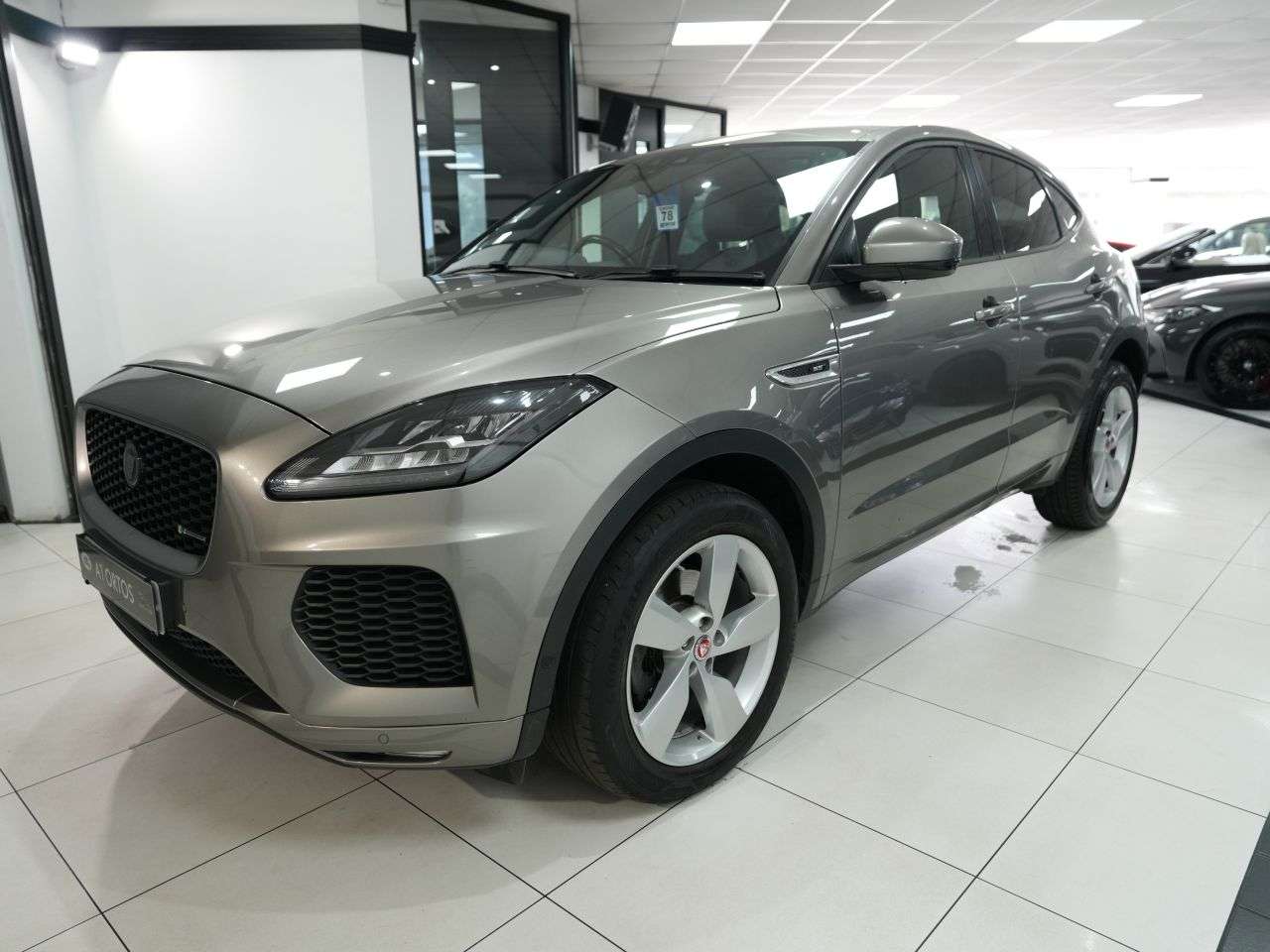 A 2018 JAGUAR E-PACE 2.0 D180 R-Dynamic SE SUV 5dr Diesel Auto AWD Euro 6 (s/s) (180 ps) GENUINE A 2018 JAGUAR E-PACE 2.0 D180 R-Dynamic SE SUV 5dr Diesel Auto AWD Euro 6 (s/s) (180 ps) GENUINE