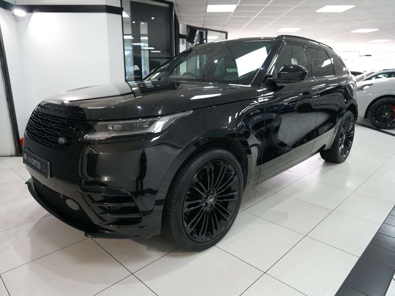 A 2023 LAND ROVER RANGE ROVER VELAR 3.0 D300 MHEV Dynamic SE SUV 5dr Diesel Auto 4WD Euro 6 (s/s) (300 ps) 1 OW A 2023 LAND ROVER RANGE ROVER VELAR 3.0 D300 MHEV Dynamic SE SUV 5dr Diesel Auto 4WD Euro 6 (s/s) (300 ps) 1 OW