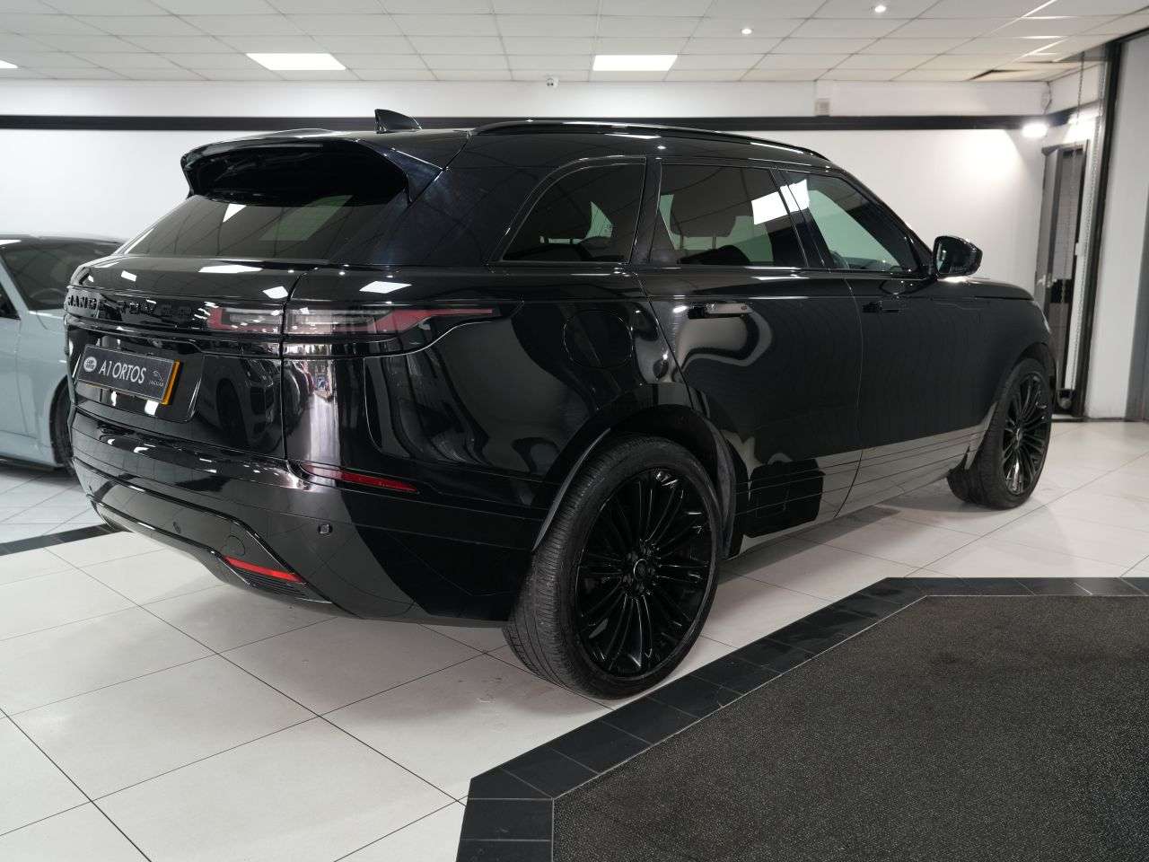 2023 LAND ROVER RANGE ROVER VELAR 2023 LAND ROVER RANGE ROVER VELAR