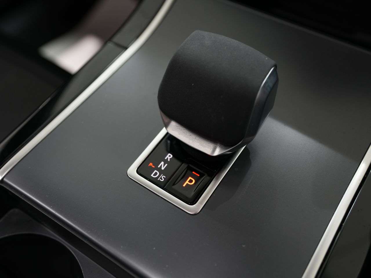 2023 LAND ROVER RANGE ROVER VELAR 2023 LAND ROVER RANGE ROVER VELAR
