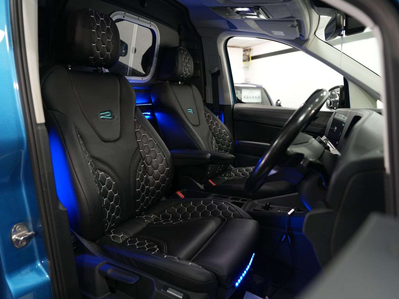 A 2023 VOLKSWAGEN CADDY 2.0 TDI C20 Commerce Pro Panel Van 5dr Diesel DSG SWB Euro 6 (s/s) (122 ps) A 2023 VOLKSWAGEN CADDY 2.0 TDI C20 Commerce Pro Panel Van 5dr Diesel DSG SWB Euro 6 (s/s) (122 ps)