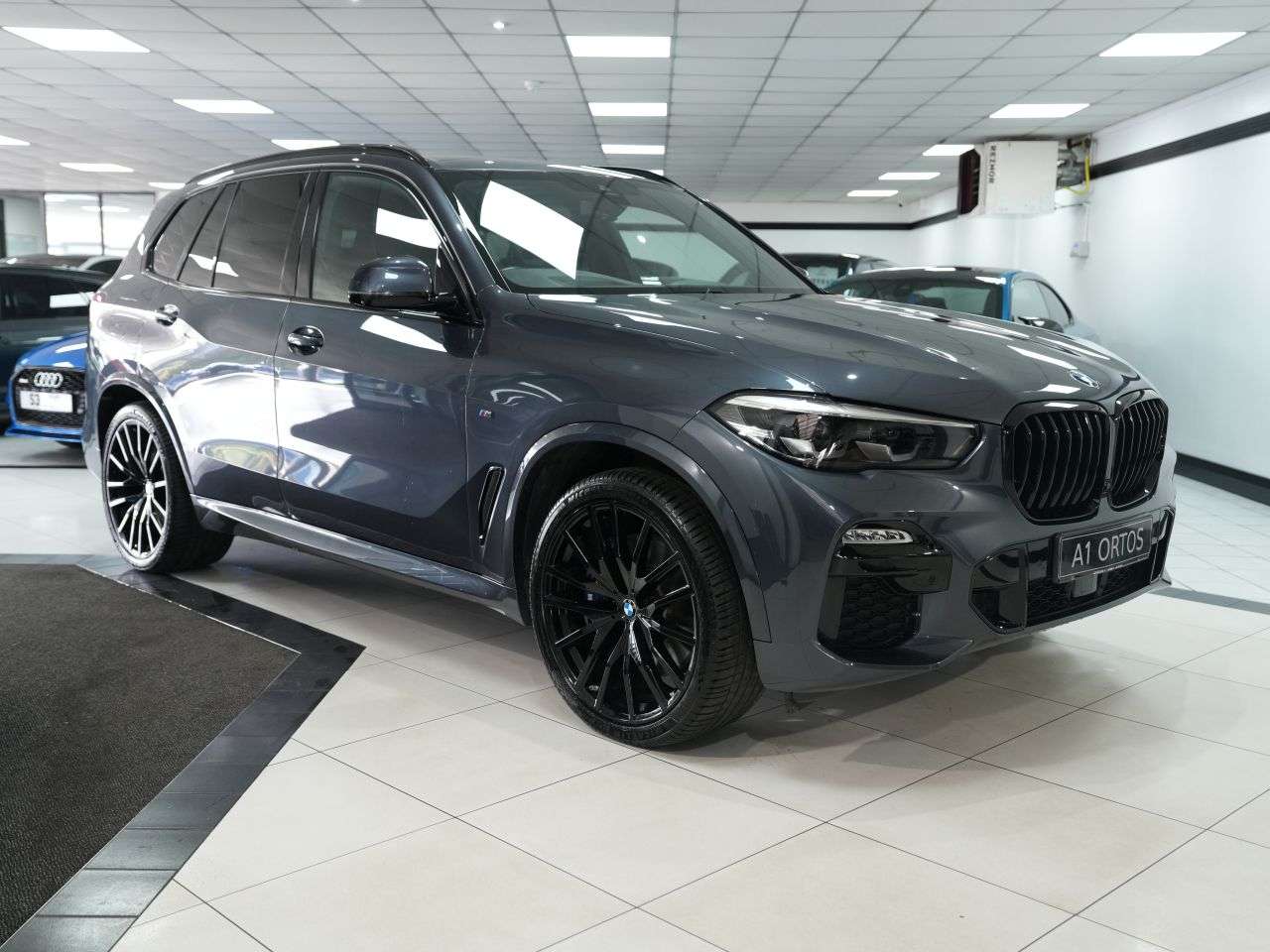 A 2020 BMW X5 3.0 45e 24kWh M Sport SUV 5dr Petrol Plug-in Hybrid Auto xDrive Euro 6 (s/s A 2020 BMW X5 3.0 45e 24kWh M Sport SUV 5dr Petrol Plug-in Hybrid Auto xDrive Euro 6 (s/s