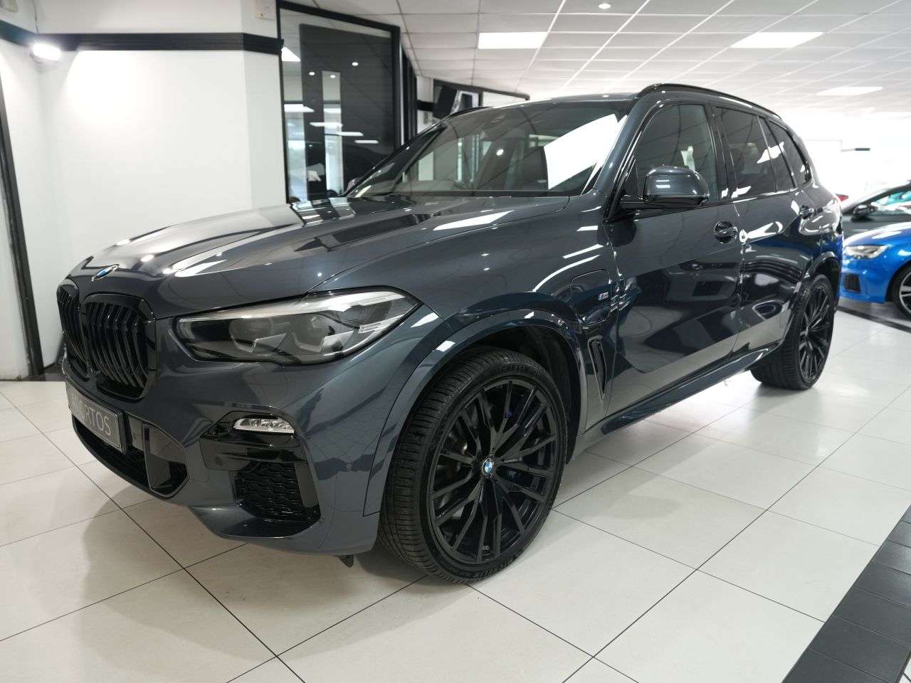 A 2020 BMW X5 3.0 45e 24kWh M Sport SUV 5dr Petrol Plug-in Hybrid Auto xDrive Euro 6 (s/s A 2020 BMW X5 3.0 45e 24kWh M Sport SUV 5dr Petrol Plug-in Hybrid Auto xDrive Euro 6 (s/s