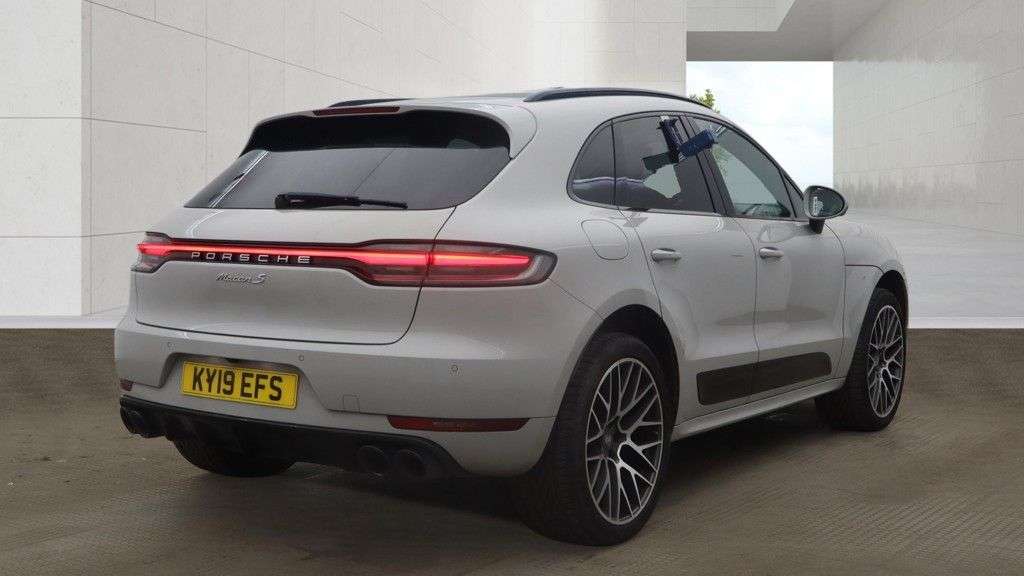 2019 PORSCHE MACAN 2019 PORSCHE MACAN