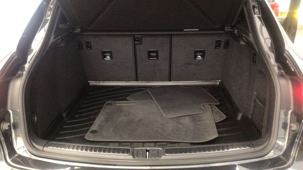2022 PORSCHE MACAN 2022 PORSCHE MACAN