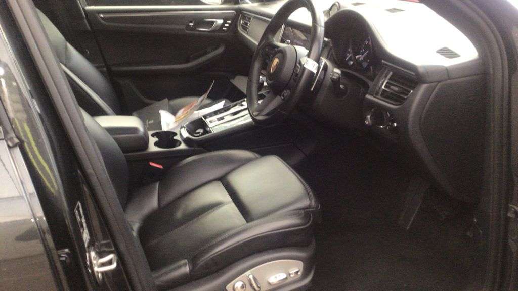 A 2022 PORSCHE MACAN 2.9T V6 GTS SUV 5dr Petrol PDK 4WD Euro 6 (s/s) (440 ps) FULL PORSCHE DEALE A 2022 PORSCHE MACAN 2.9T V6 GTS SUV 5dr Petrol PDK 4WD Euro 6 (s/s) (440 ps) FULL PORSCHE DEALE