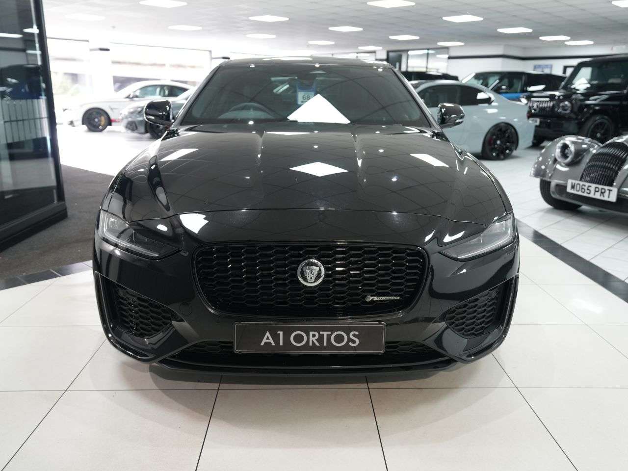 A 2023 JAGUAR XE 2.0 D200 MHEV R-Dynamic SE Black Saloon 4dr Diesel Auto Euro 6 (s/s) (204 p A 2023 JAGUAR XE 2.0 D200 MHEV R-Dynamic SE Black Saloon 4dr Diesel Auto Euro 6 (s/s) (204 p