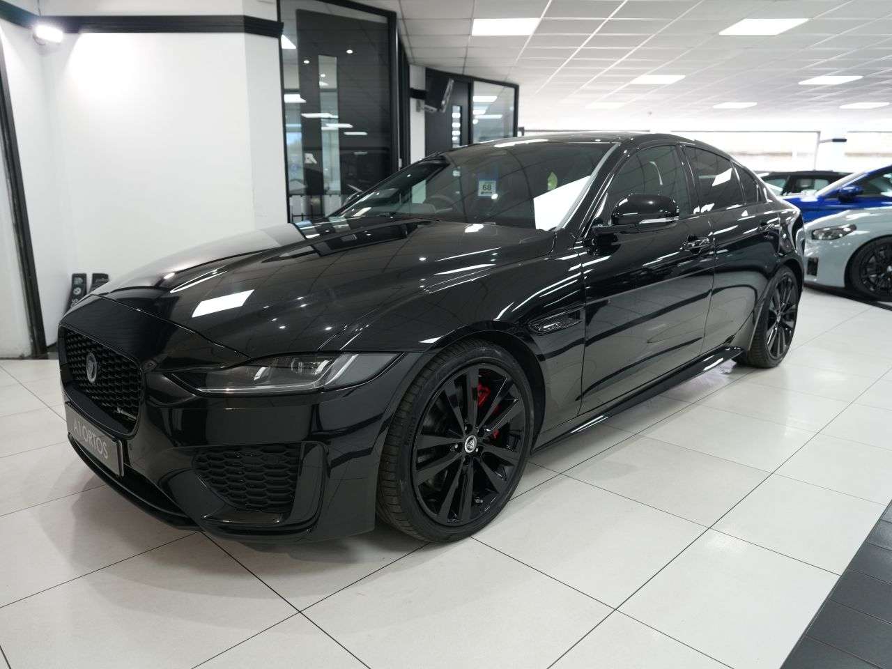 A 2023 JAGUAR XE 2.0 D200 MHEV R-Dynamic SE Black Saloon 4dr Diesel Auto Euro 6 (s/s) (204 p A 2023 JAGUAR XE 2.0 D200 MHEV R-Dynamic SE Black Saloon 4dr Diesel Auto Euro 6 (s/s) (204 p